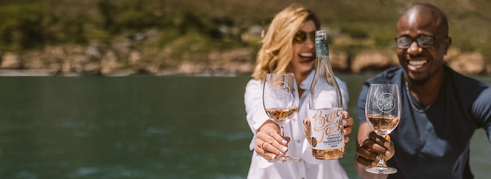 Despierta tu instinto.<p>
Vinos que rugen.</p><p>
Sudáfrica en una copa.</p>